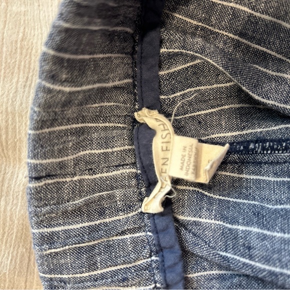 Eileen Fisher Women’s Blue and White Stripe Linen Shorts - Picture 5 of 6